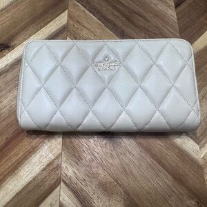 Kate Spade Quilted White Cream Beige Leather Zip Around Wallet